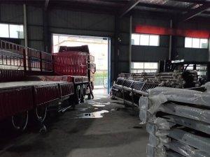 金用護欄2020年7月18日鋅鋼陽臺護欄產(chǎn)品裝車發(fā)貨！