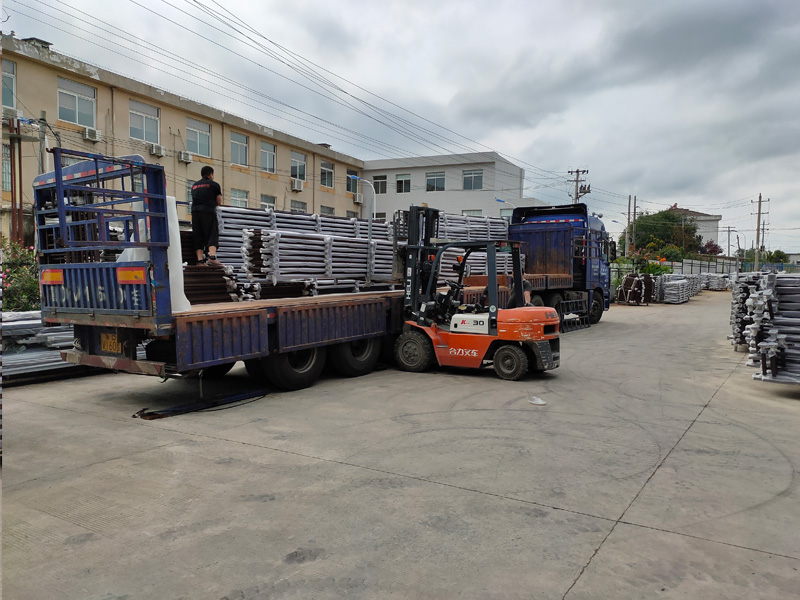 金用護(hù)欄2020年7月23日鋁合金百葉窗裝車發(fā)貨! 金用護(hù)欄2020年7月23日鋁合金百葉窗裝車發(fā)貨!