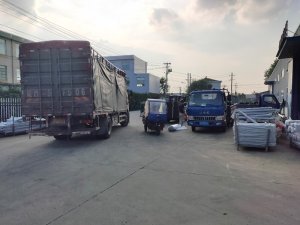 金用護欄2020年8月19日鋅鋼陽臺護欄裝車發(fā)貨！