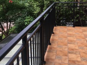 陽臺護欄承重抗壓荷載規范要求