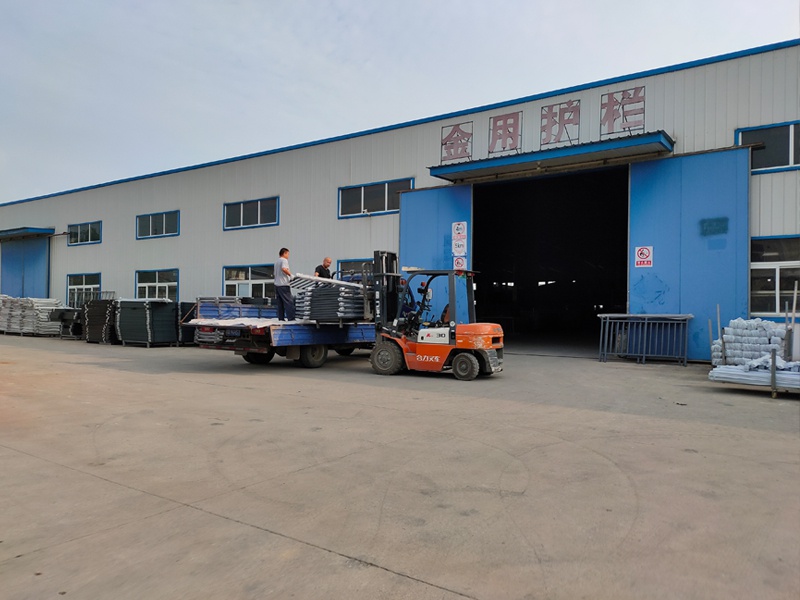 金用護(hù)欄2020年9月2日鋁合金陽臺(tái)護(hù)欄發(fā)貨! 金用護(hù)欄2020年9月2日鋁合金陽臺(tái)護(hù)欄發(fā)貨!