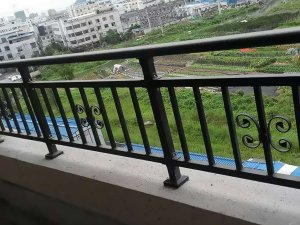 為什么大家喜歡采購(gòu)鋅鋼陽(yáng)臺(tái)護(hù)欄？原因在這里！