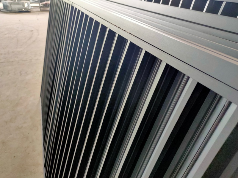 小區(qū)鋁合金百葉窗