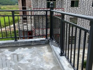 陽(yáng)臺(tái)護(hù)欄廠家哪家口碑好？