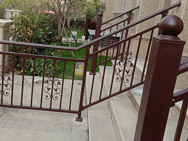 批量定制樓梯扶手，這幾種材質的樓梯扶手最值得選擇！