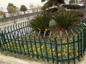 鋅鋼圍欄和鐵藝圍欄哪個好？看過這里你就清楚了！