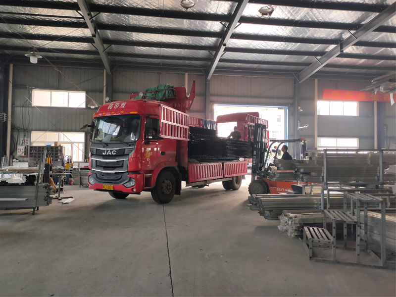 金用護欄2020年10月13日鋅鋼圍墻護欄發貨! 金用護欄2020年10月13日鋅鋼圍墻護欄發貨!