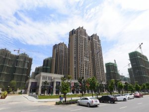 阜陽(yáng)潁上易景國(guó)際花園小區(qū)陽(yáng)臺(tái)護(hù)欄、樓梯扶手定制