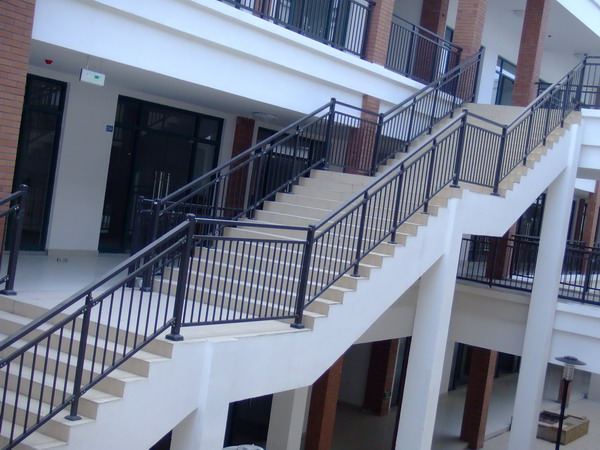 鋅鋼護(hù)欄定制需要注意哪些? 鋅鋼護(hù)欄定制需要注意哪些?