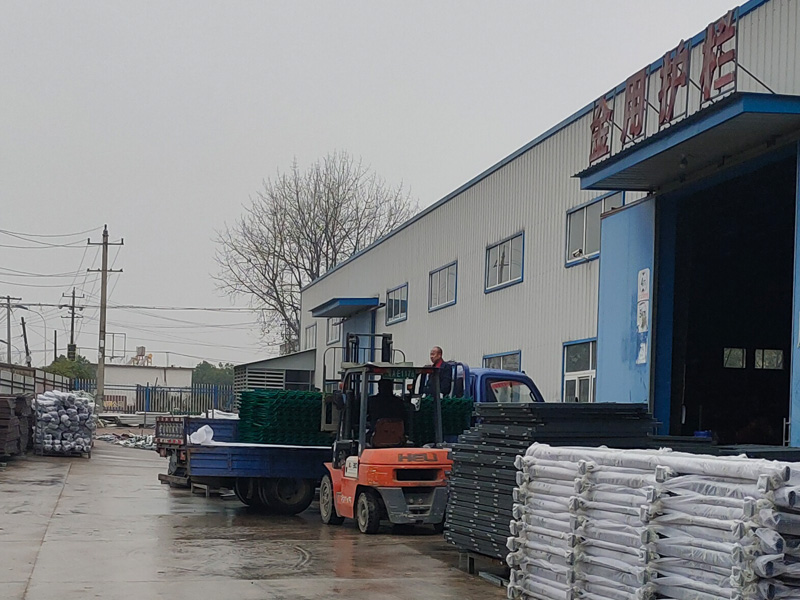 金用護欄2020年11月26日上午鋅鋼綠化護欄發貨! 金用護欄2020年11月26日上午鋅鋼綠化護欄發貨!