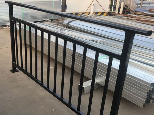 陽臺護(hù)欄使用壽命 陽臺護(hù)欄使用壽命