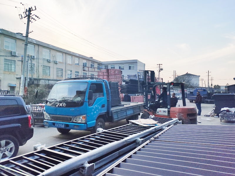 金用護(hù)欄2021年3月3日鋅鋼陽臺(tái)護(hù)欄發(fā)貨! 金用護(hù)欄2021年3月3日鋅鋼陽臺(tái)護(hù)欄發(fā)貨!