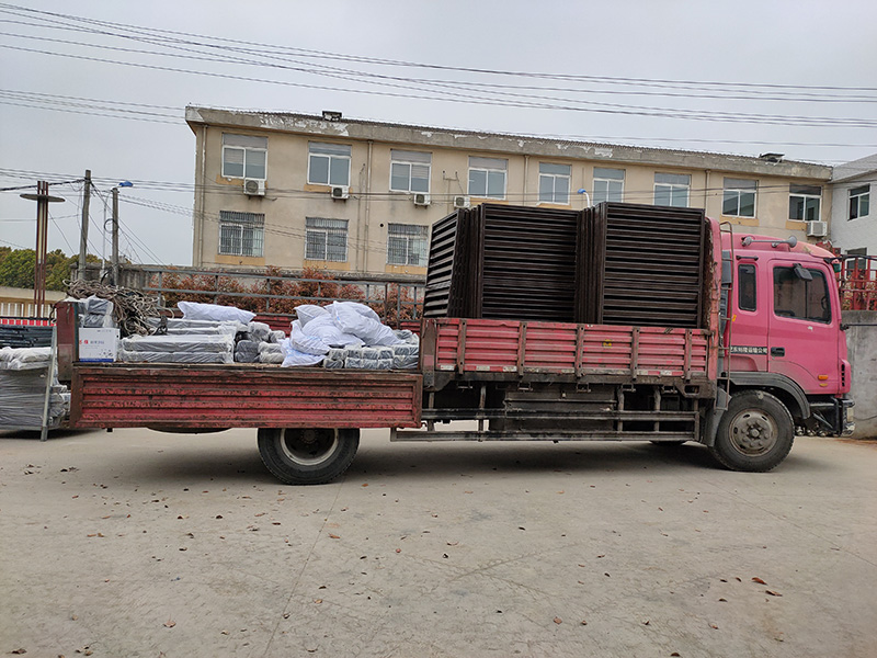 金用護欄2021年3月30日鋅鋼百葉窗發貨! 金用護欄2021年3月30日鋅鋼百葉窗發貨!