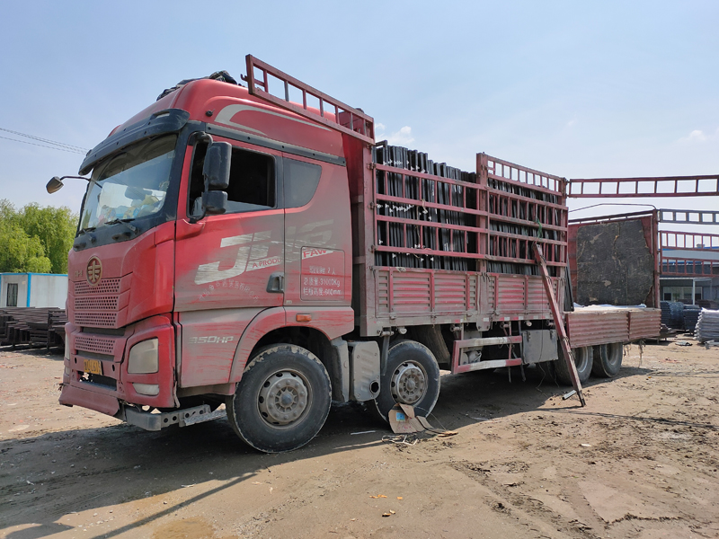 金用護(hù)欄2021年4月8日鋅鋼百葉窗發(fā)貨！