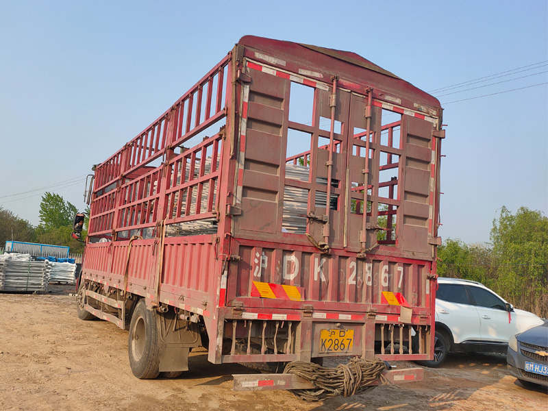 金用護欄2021年4月15日鋅鋼圍墻護欄發貨！