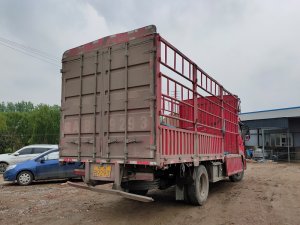 金用護欄2021年4月21日鋅鋼連廊欄桿發貨！