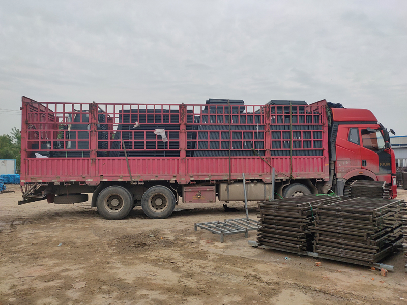 金用護欄2021年5月6日鋁合金百葉窗發貨! 金用護欄2021年5月6日鋁合金百葉窗發貨!