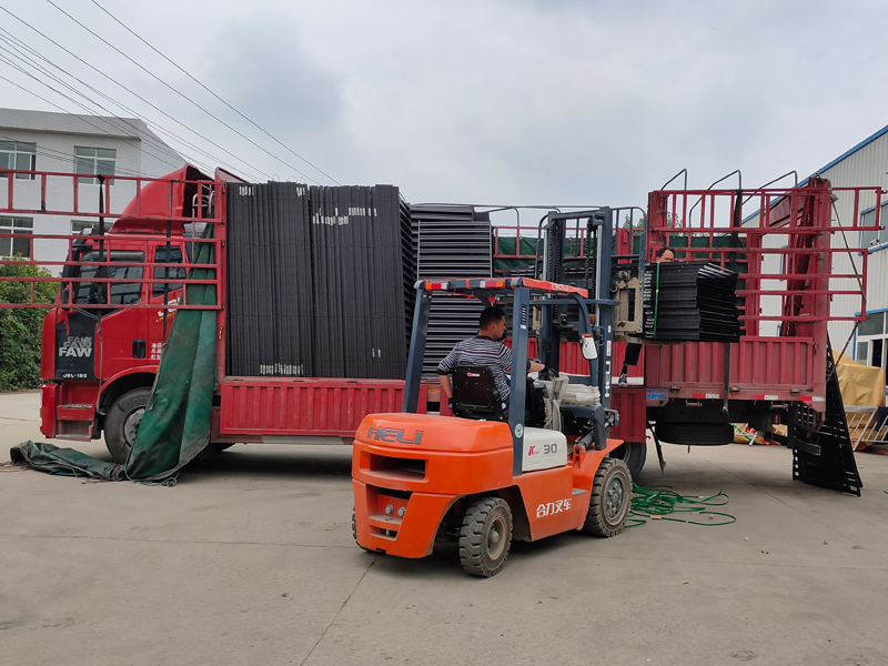 金用護欄2021年5月25日鋅鋼百葉窗發貨! 金用護欄2021年5月25日鋅鋼百葉窗發貨!