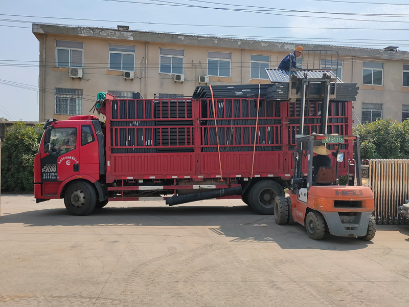 金用護(hù)欄2021年5月31日鋅鋼百葉窗發(fā)貨! 金用護(hù)欄2021年5月31日鋅鋼百葉窗發(fā)貨!