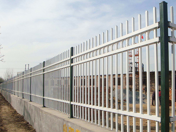 圍墻護(hù)欄廠家怎么選？