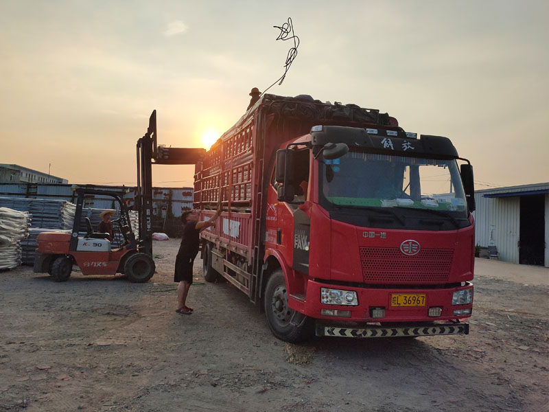 金用護欄2021年7月31日鋅鋼陽臺護欄發(fā)貨! 金用護欄2021年7月31日鋅鋼陽臺護欄發(fā)貨!