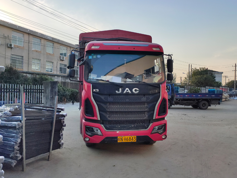 金用護欄2021年11月17日鋅鋼百葉窗發(fā)貨! 金用護欄2021年11月17日鋅鋼百葉窗發(fā)貨!