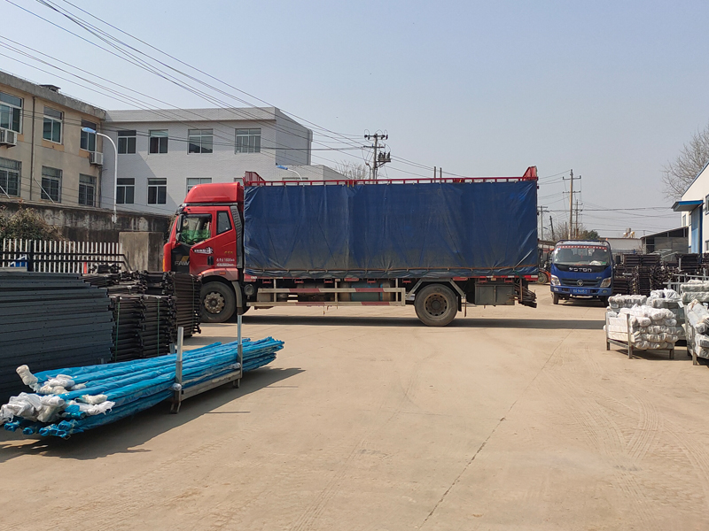 金用護欄2022年3月3日鋅鋼百葉窗裝車發貨! 金用護欄2022年3月3日鋅鋼百葉窗裝車發貨!