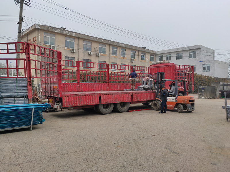 金用護欄2022年3月16日鋅鋼組裝式護欄裝車發(fā)貨！