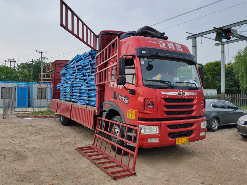 金用護(hù)欄2022年5月16日鋅鋼陽(yáng)臺(tái)護(hù)欄裝車(chē)發(fā)貨! 金用護(hù)欄2022年5月16日鋅鋼陽(yáng)臺(tái)護(hù)欄裝車(chē)發(fā)貨!