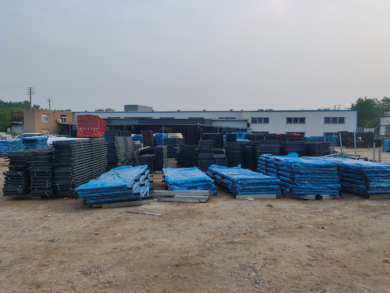 金用護欄2022年5月31日鋅鋼空調(diào)欄桿裝車發(fā)貨! 金用護欄2022年5月31日鋅鋼空調(diào)欄桿裝車發(fā)貨!