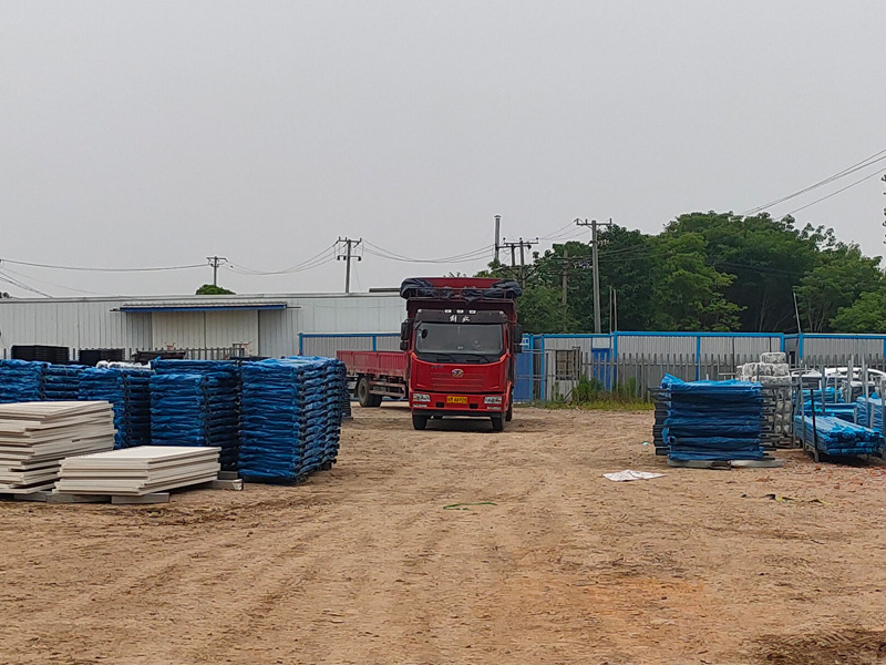 金用護欄2022年6月1日鋅鋼百葉窗裝車發貨！