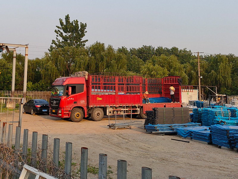 金用護欄2022年6月10日鋅鋼組裝式護欄裝車發貨! 金用護欄2022年6月10日鋅鋼組裝式護欄裝車發貨!