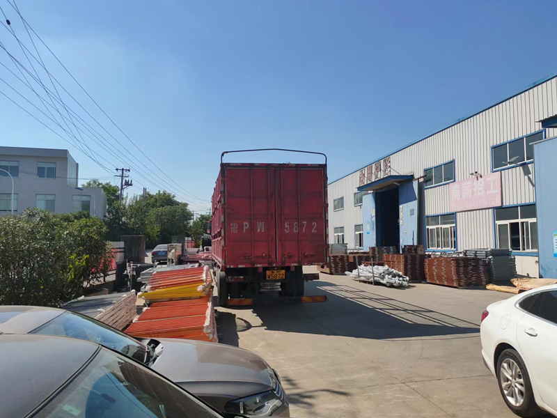 金用護欄2022年8月12日鋁合金百葉窗裝車發貨! 金用護欄2022年8月12日鋁合金百葉窗裝車發貨!