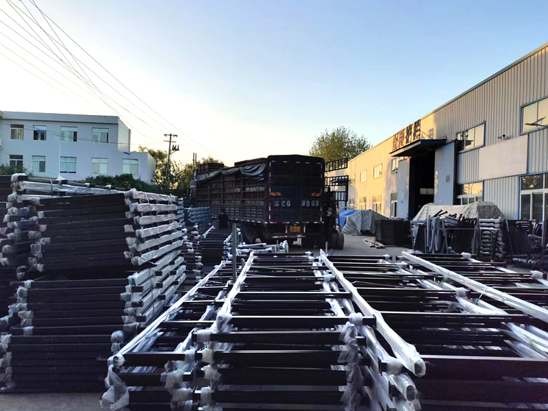 金用護欄2022年9月21日鋁合金百葉窗裝車發貨! 金用護欄2022年9月21日鋁合金百葉窗裝車發貨!