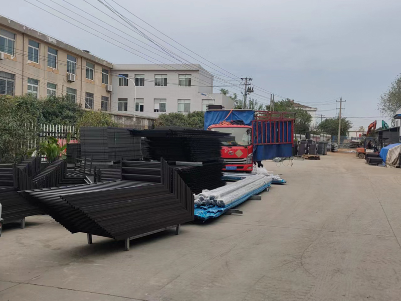 金用護(hù)欄2022年10月28日鋅鋼護(hù)窗欄桿裝車發(fā)貨! 金用護(hù)欄2022年10月28日鋅鋼護(hù)窗欄桿裝車發(fā)貨!