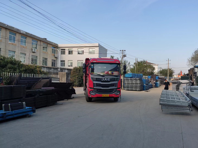 金用護欄2022年11月10日鋅鋼玻璃護欄裝車發貨！