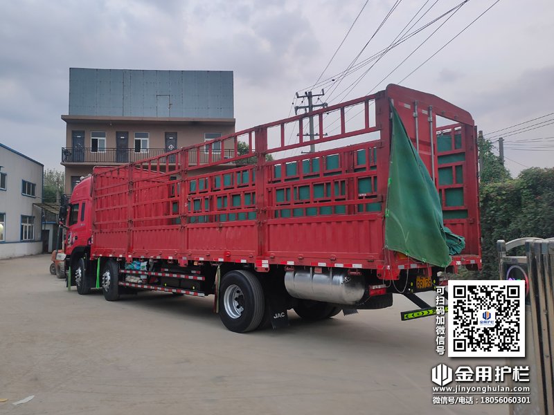 2023年10月14日鋅鋼百葉窗裝車發(fā)貨! 2023年10月14日鋅鋼百葉窗裝車發(fā)貨!