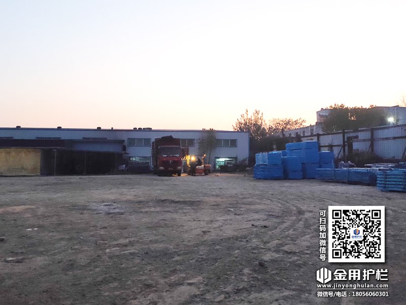 2023年12月4日鋅鋼陽臺護欄裝車發(fā)貨! 2023年12月4日鋅鋼陽臺護欄裝車發(fā)貨!