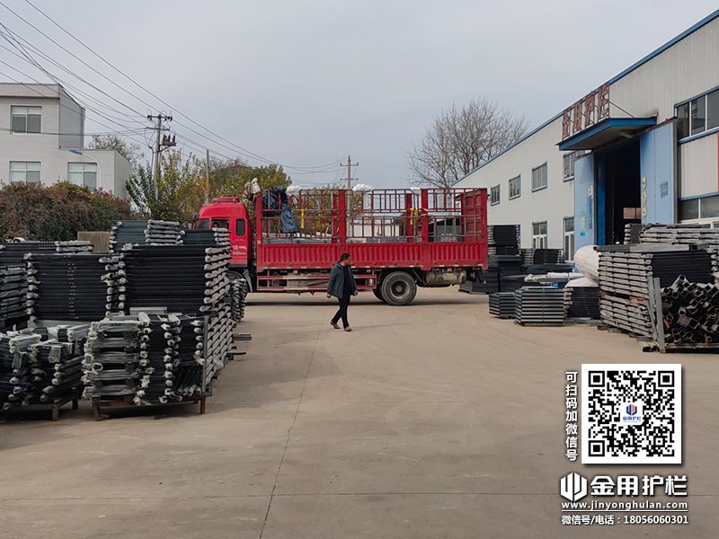 2023年12月6日鋅鋼百葉窗裝車發貨! 2023年12月6日鋅鋼百葉窗裝車發貨!