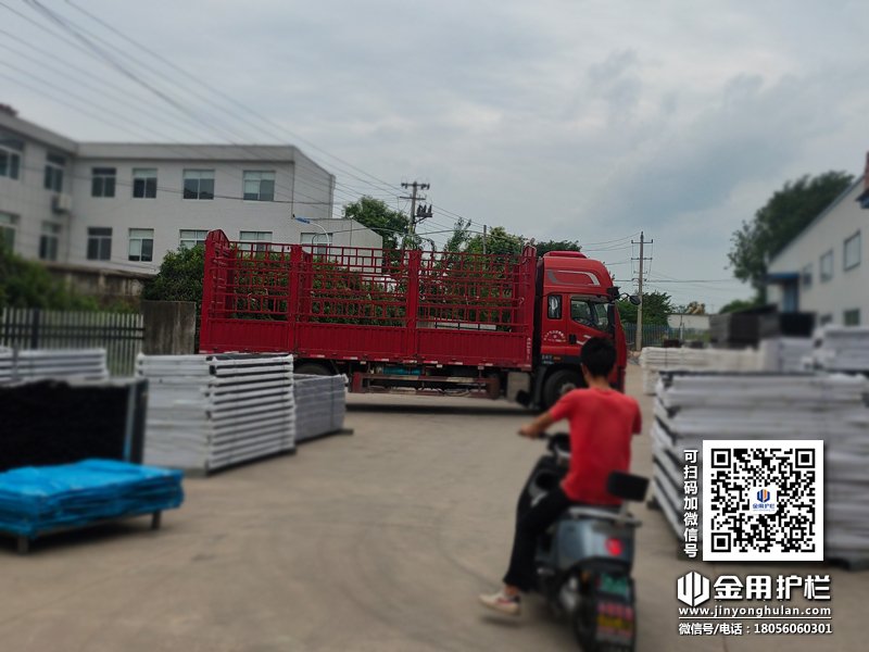 2024年7月9日鋅鋼百葉窗裝車發貨！