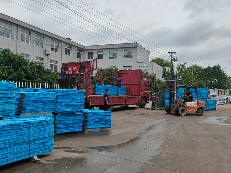 2024年7月27日鋅鋼陽臺欄桿裝車發貨！