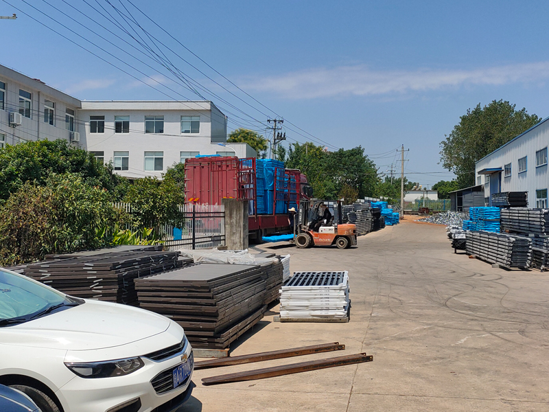 2024年8月6日鋅鋼陽臺護欄裝車發貨! 2024年8月6日鋅鋼陽臺護欄裝車發貨!