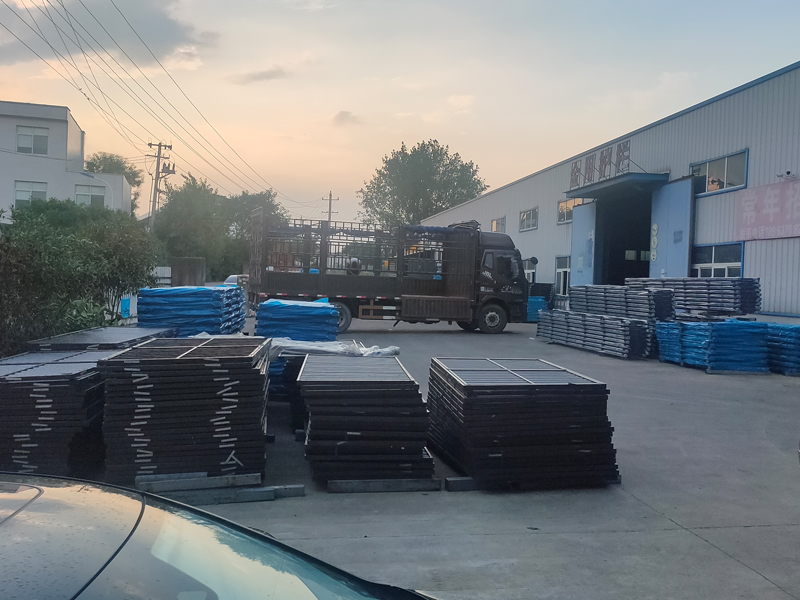 2024年8月15日鋅鋼百葉窗裝車發貨! 2024年8月15日鋅鋼百葉窗裝車發貨!