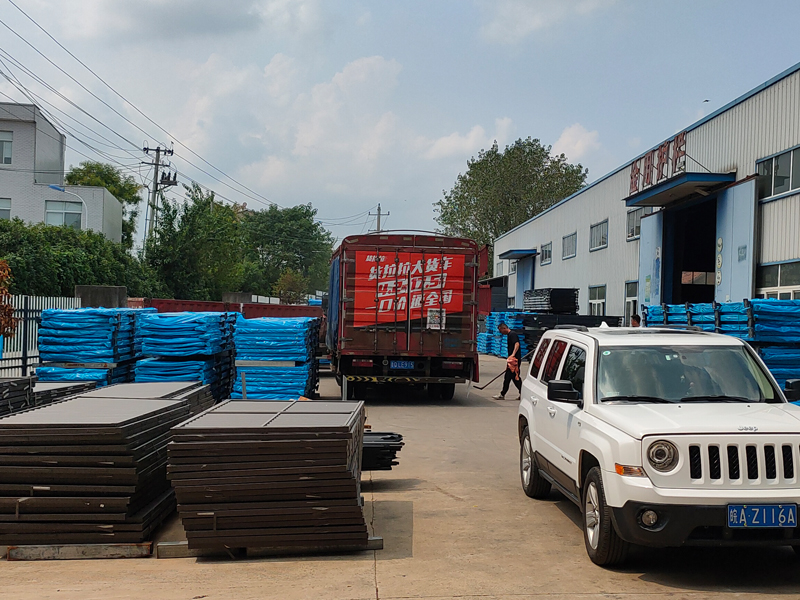 2024年8月30日鋅鋼百葉窗裝車發貨! 2024年8月30日鋅鋼百葉窗裝車發貨!