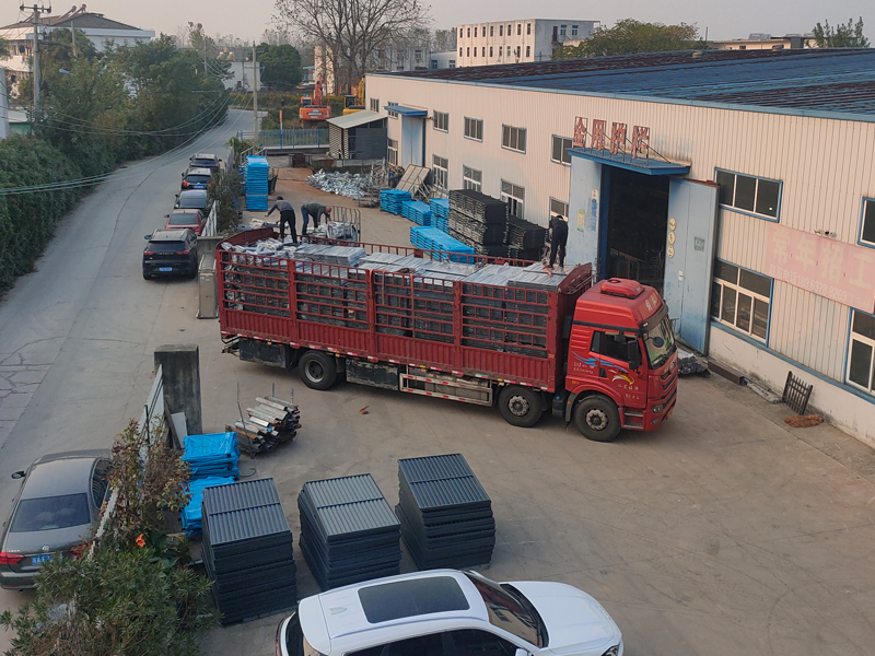 2024年11月5日鋅鋼護窗欄桿裝車發貨! 2024年11月5日鋅鋼護窗欄桿裝車發貨!