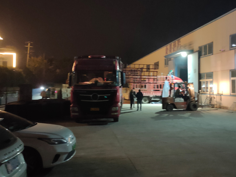 2024年12月6日鋅鋼百葉窗裝車發貨！