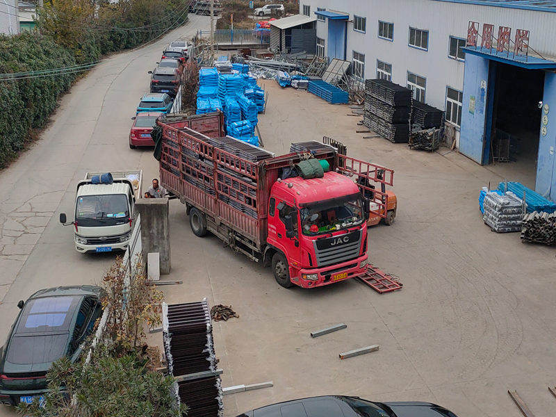 2024年12月10日鋅鋼護窗欄桿裝車發貨! 2024年12月10日鋅鋼護窗欄桿裝車發貨!