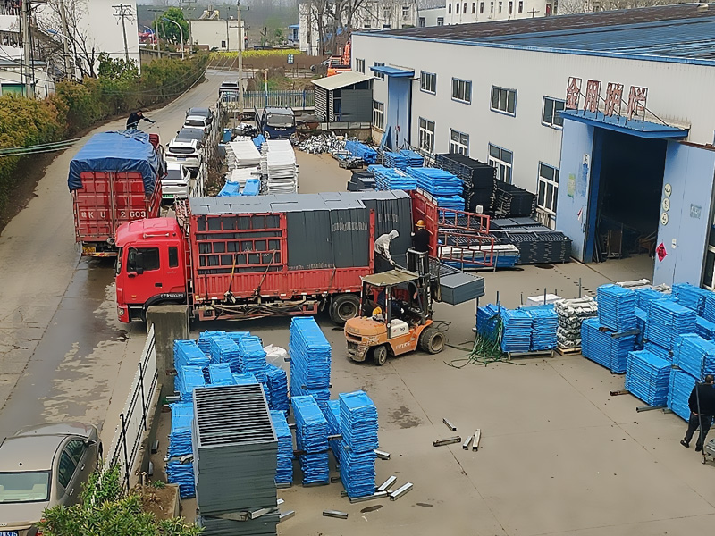 2025年3月29日鋁合金百葉窗裝車發貨! 2025年3月29日鋁合金百葉窗裝車發貨!