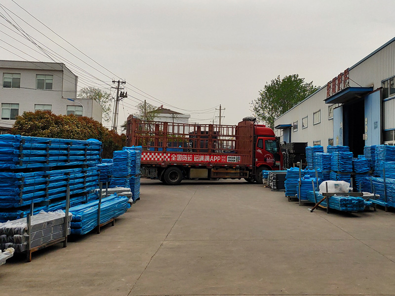 2025年4月12日鋁合金百葉窗裝車發(fā)貨！