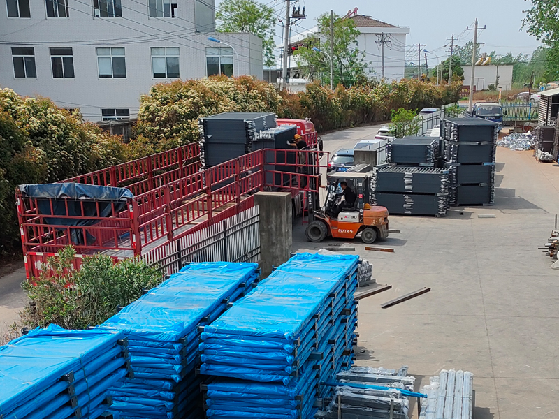 2025年4月19日鋅鋼圍墻護(hù)欄裝車發(fā)貨! 2025年4月19日鋅鋼圍墻護(hù)欄裝車發(fā)貨!